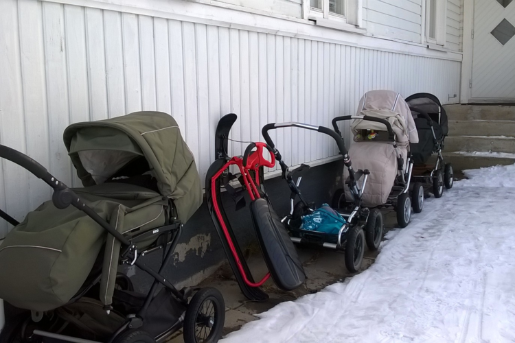 Perhekerholaisten vaunuparkki